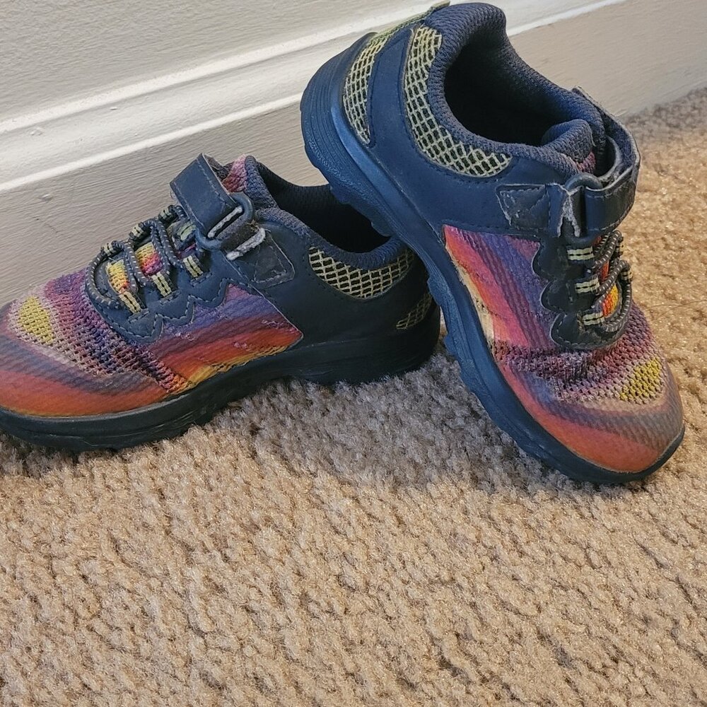 Merrell 8.5 toddler trail shoes unisex